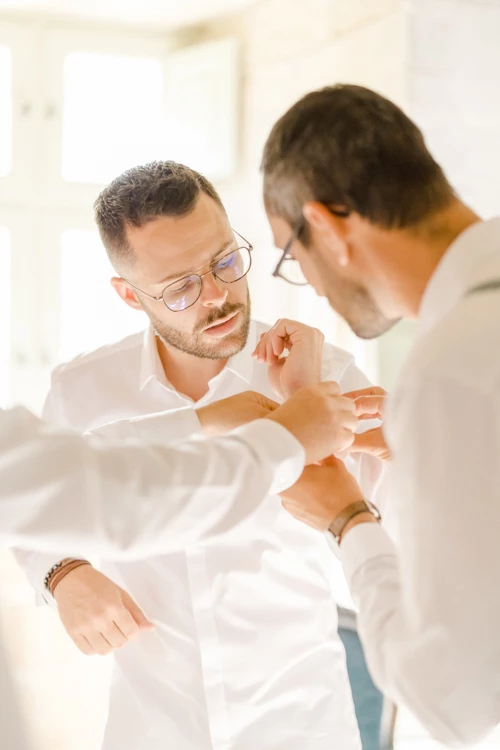 lunettes main beige marron gris